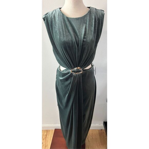 Zara olive green velvet ankle size dressed with side, cut out in a split sleevel - Picture 1 of 6
